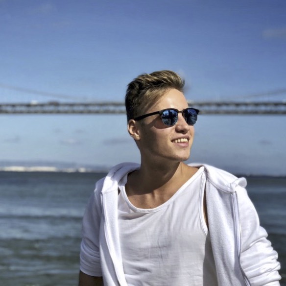 8BDD2DA8 F787-43A6-A966-5B490F4E45A2_1_105_c